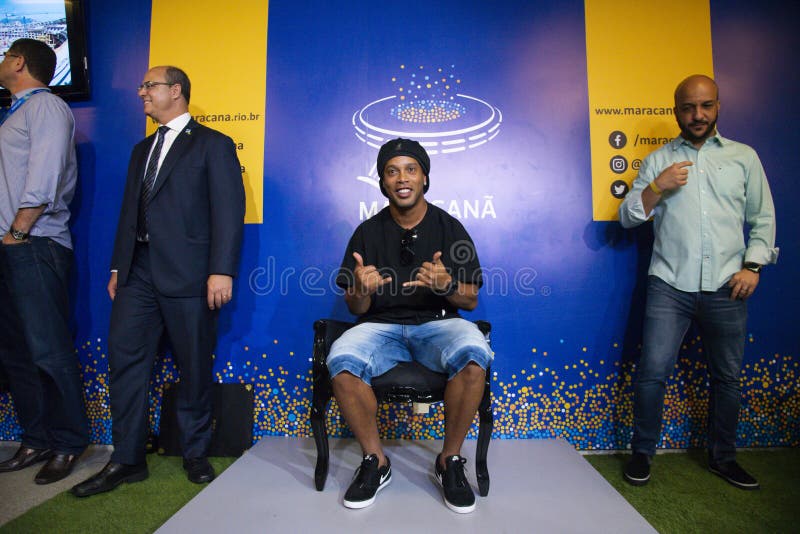 Ronaldinho Gaucho Makes Mold of the Feet To Be Eternalized Editorial Stock  Photo - Image of activity, sport: 136109233