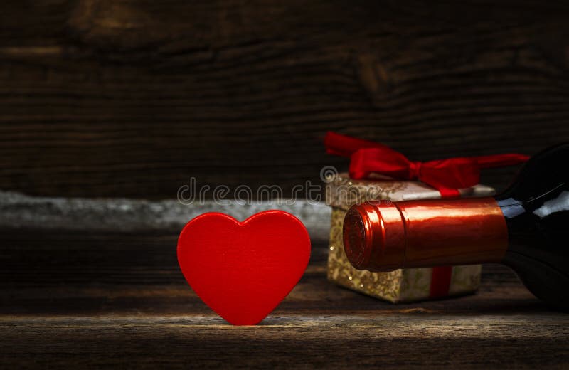 Rood nam toe Hart, Wijn en Gift stock afbeeldingen Rood nam toe Hart, Wijn en Gift stock afbeeldingen