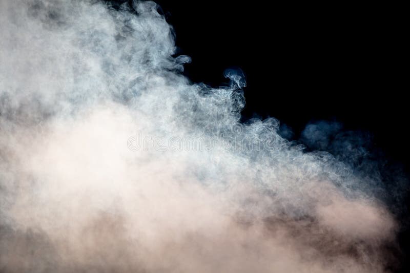 Rook op zwarte achtergrond royalty-vrije stock fotografie