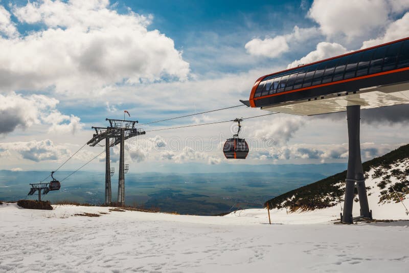 Lanová dráha z Tatranské lomnice na Skalnaté pleso, Slovensko