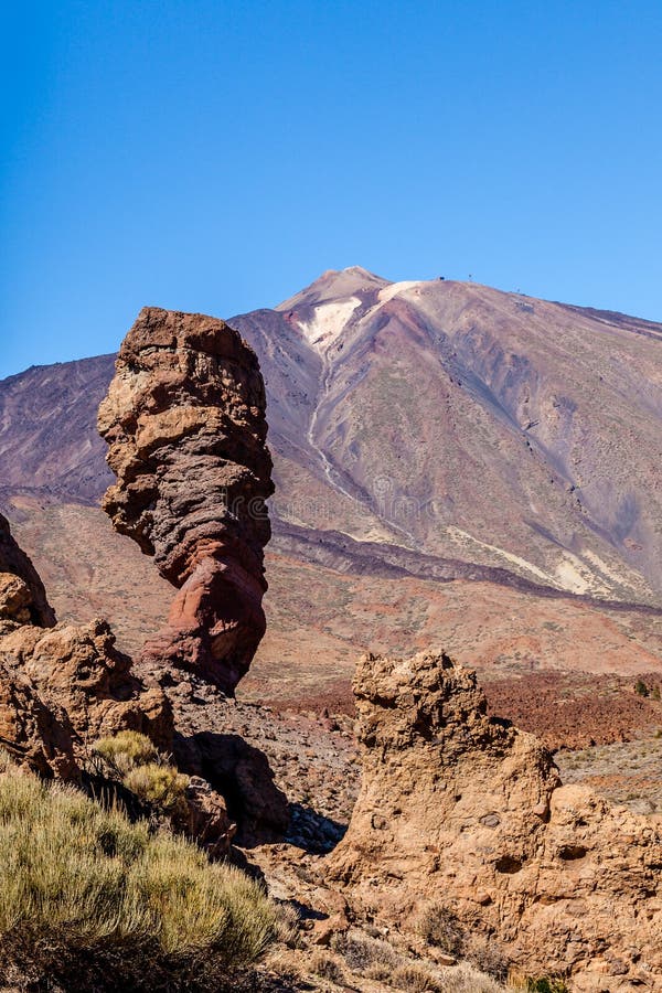 Roque Cinchado et support Teide, Ténérife, Espagne. photographie stock libre de droits Roque Cinchado et support Teide, Ténérife, Espagne. photographie stock libre de droits