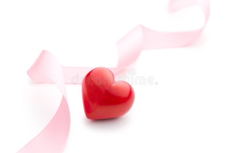 Rosa band med röd hjärta