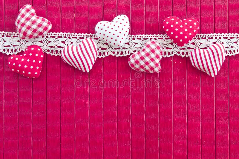 Rosa Hintergrund mit wenig Herzen lizenzfreie stockfotografie Rosa Hintergrund mit wenig Herzen lizenzfreie stockfotografie