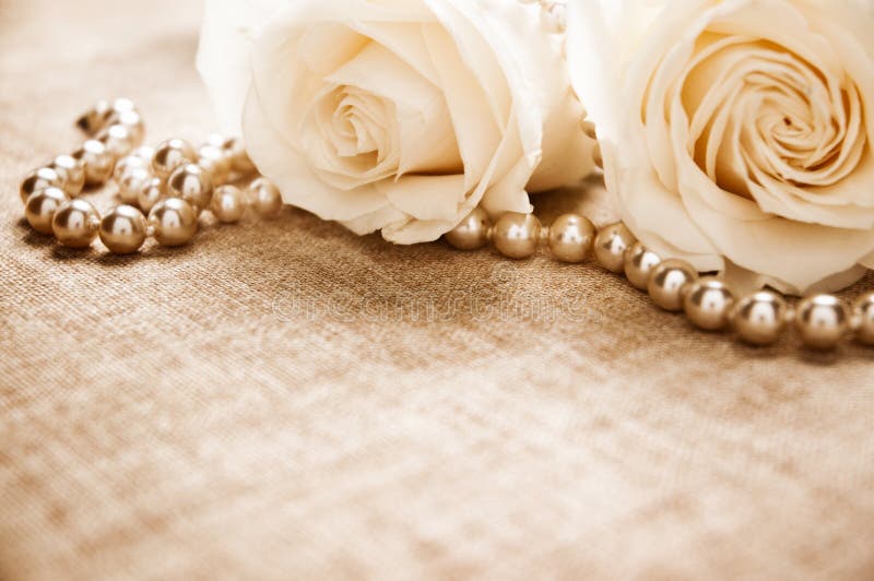 Rosas e pérolas imagens de stock Rosas e pérolas imagens de stock