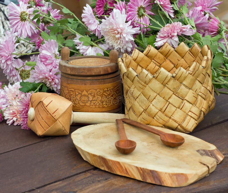 Rose et produits de fleurs d'écorce de bouleau photographie stock libre de droits Rose et produits de fleurs d'écorce de bouleau photographie stock libre de droits