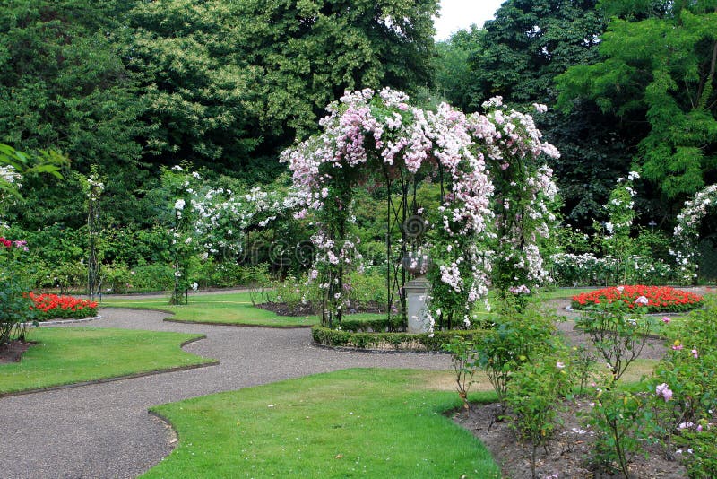 Rose garden at Warwick castle royalty free stock image Rose garden at Warwick castle royalty free stock image