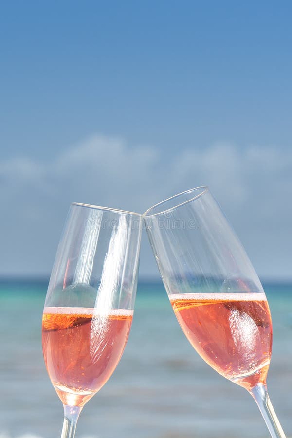 Rose wine at the beach stock image. Image of romantic 171173245