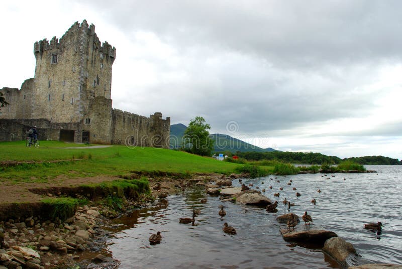 Ross Castle Parque nacional de Killarney Kerry do condado, Ireland fotos de stock Ross Castle Parque nacional de Killarney Kerry do condado, Ireland fotos de stock