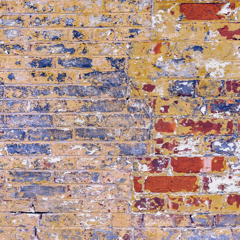 Rosso stagionato del muro di mattoni di lerciume con il peeli giallo e bianco blu fotografie stock libere da diritti Rosso stagionato del muro di mattoni di lerciume con il peeli giallo e bianco blu fotografie stock libere da diritti
