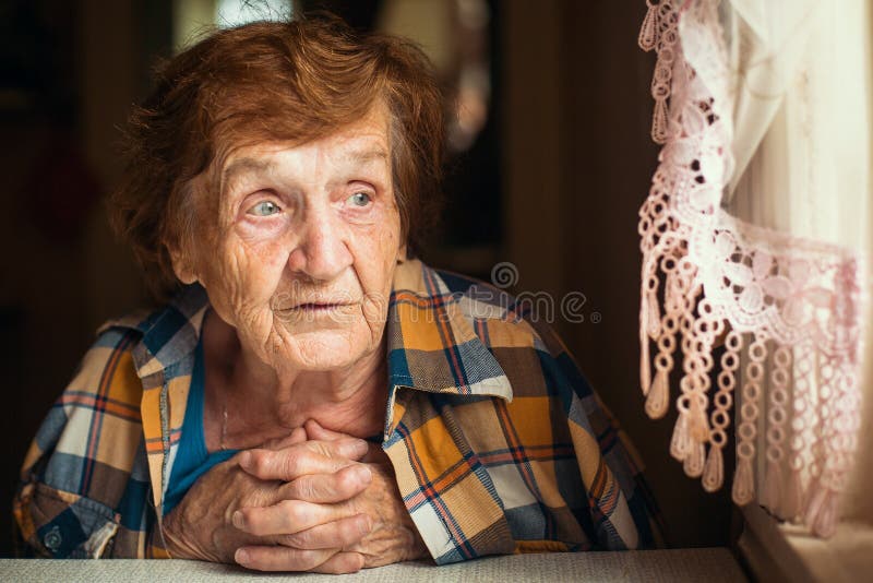 Rosyjska starsza kobieta, 70-80 rok, portret