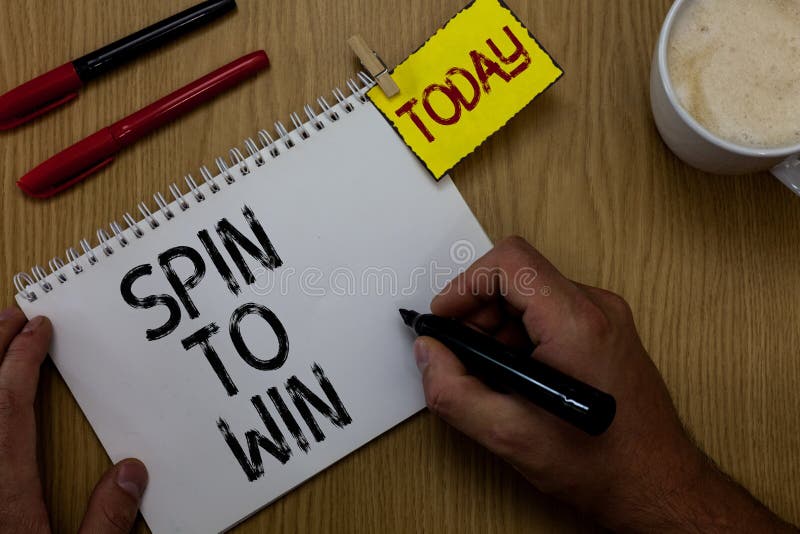 Rotação da escrita do texto da escrita a ganhar A tentativa do significado do conceito seus jogos de jogo da loteria do casino da foto de stock Rotação da escrita do texto da escrita a ganhar A tentativa do significado do conceito seus jogos de jogo da loteria do casino da foto de stock