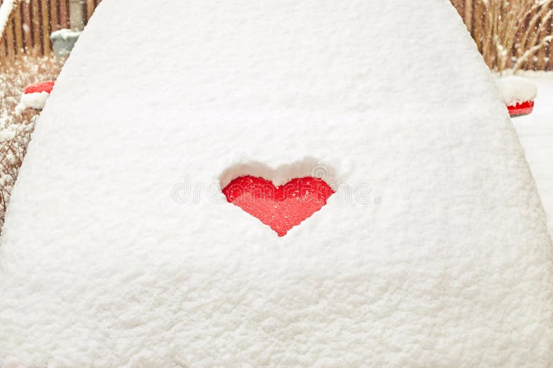 18,818 Rotes Herz Im Schnee Stock Fotos - Freie & Royalty-Free