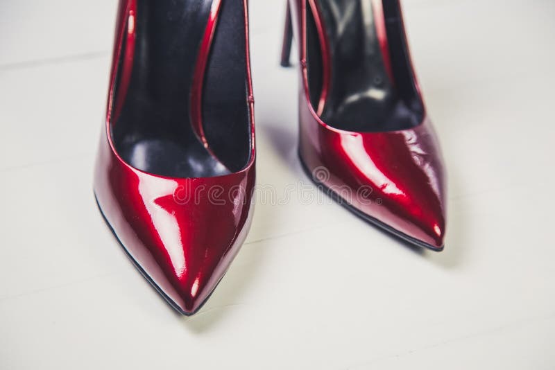 Rote Hohe Absatze Der Damen Italienische Schuhe Stockfoto Bild Von Stilvoll Schuhe