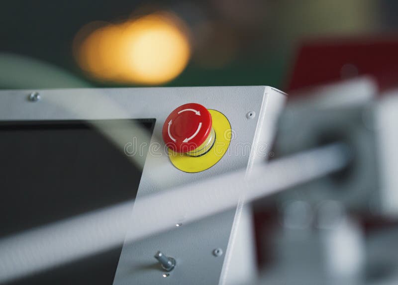 Rote Notausschalter-Reset-Taste auf Maschinerieindustrie stockfoto Rote Notausschalter-Reset-Taste auf Maschinerieindustrie stockfoto