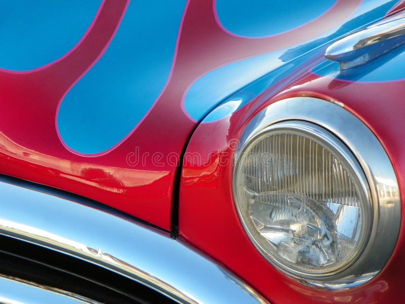 Rotes Weinlese-Auto stockfotografie