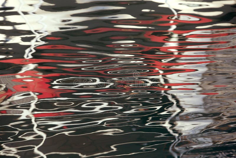 Rotes Weiß der abstrakten Hintergrundbeschaffenheit des Wassers stockfotos Rotes Weiß der abstrakten Hintergrundbeschaffenheit des Wassers stockfotos