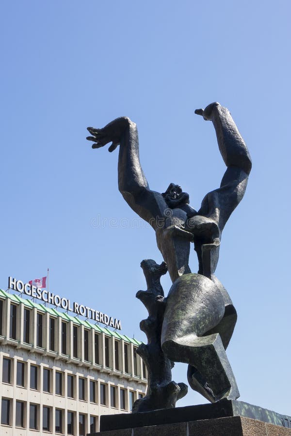 Bronze memorial sculpture the Destroyed City by sculptor Ossip Zadkine on Plein 1940