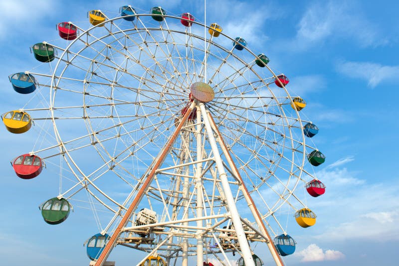 Roue de ferris géante photo stock Roue de ferris géante photo stock