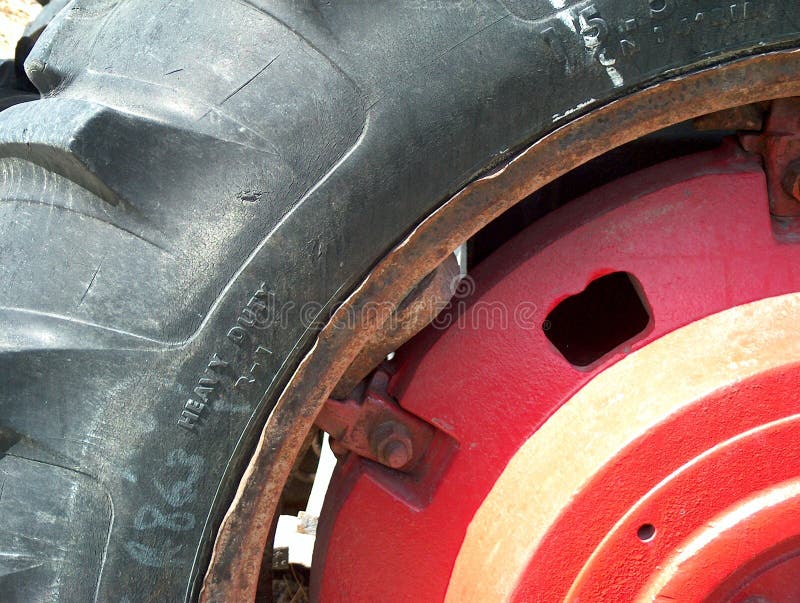 Roue rouge photographie stock libre de droits Roue rouge photographie stock libre de droits