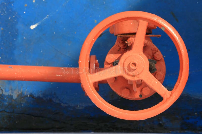 Roue de robinet rouge image stock