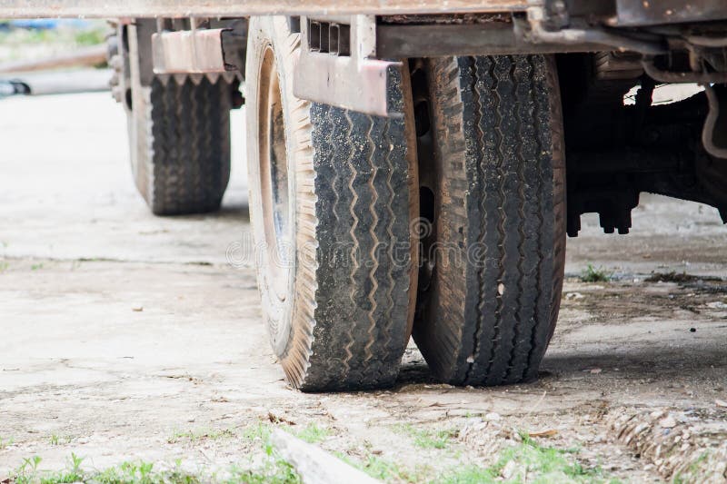 Roues de camion lourd photo stock Roues de camion lourd photo stock