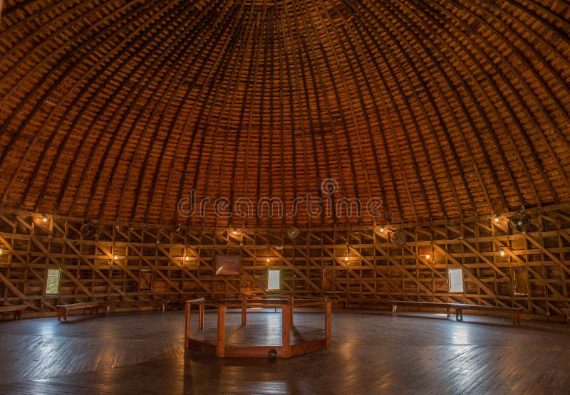 The Round Barn On Historic Route 66 Editorial Photography Image
