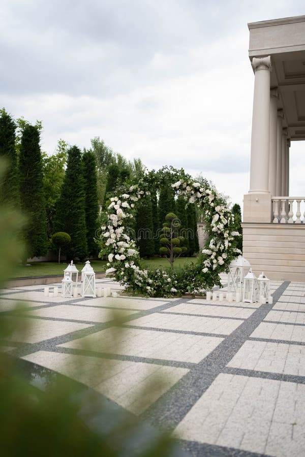 Round Flower Arch. Circle Wedding Ceremony Arch. Trend. Outside