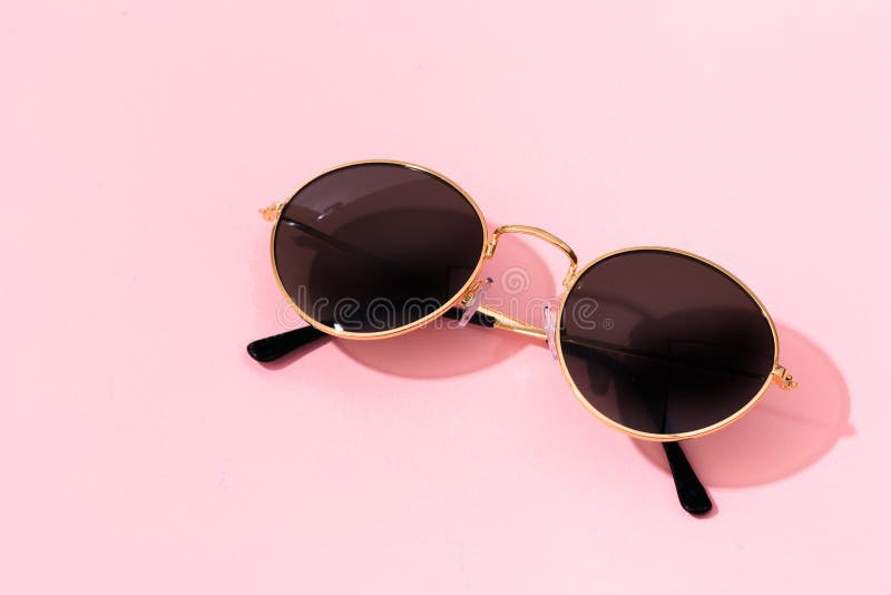 round shape black sunglasses