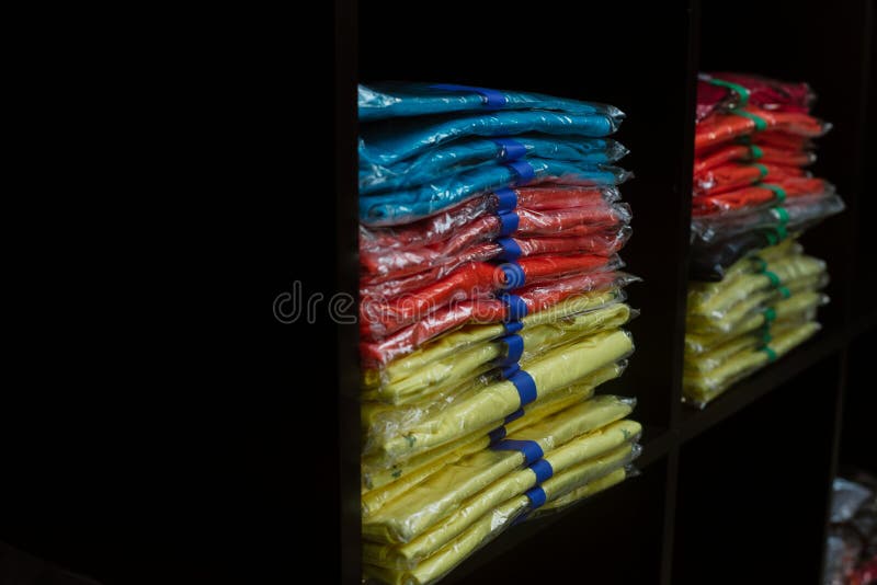 roupa no celofane foto de stock roupa no celofane foto de stock