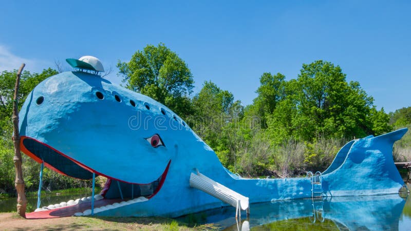 Route 66 : Baleine bleue, Catoosa, OK photos libres de droits Route 66 : Baleine bleue, Catoosa, OK photos libres de droits