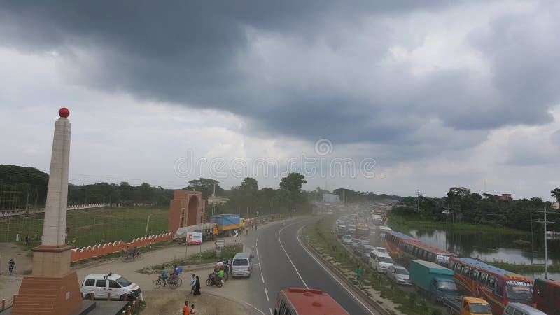 Route de Dhaka-Chitagong et beau ciel au Bangladesh photos stock Route de Dhaka-Chitagong et beau ciel au Bangladesh photos stock