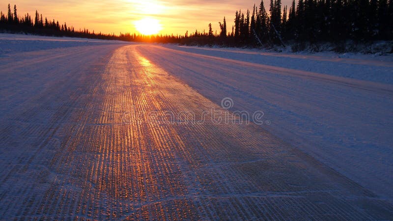 Route de glace d'Aklavik images stock Route de glace d'Aklavik images stock