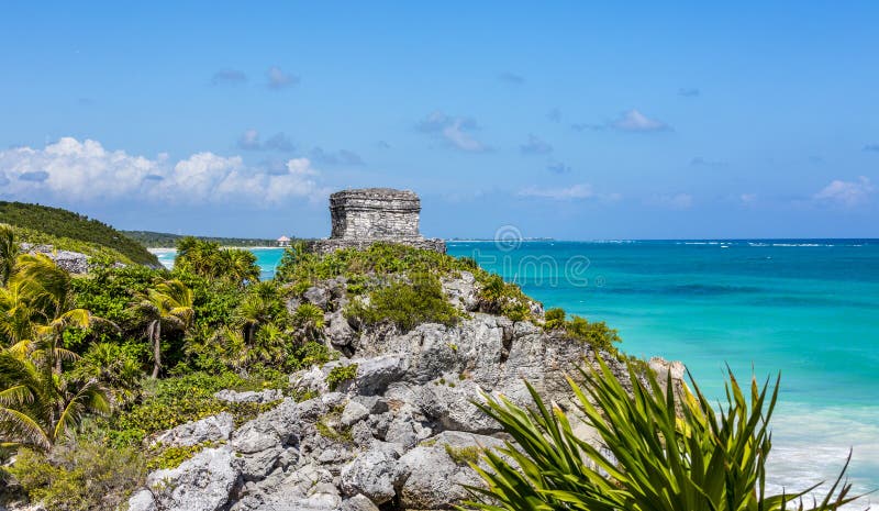 Rovina maya a Tulum vicino a Playa Del Carmen, Messico immagini stock libere da diritti Rovina maya a Tulum vicino a Playa Del Carmen, Messico immagini stock libere da diritti
