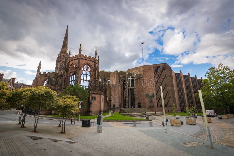 Rovine della chiesa della cattedrale di Coventry a Coventry Regno Unito fotografia stock Rovine della chiesa della cattedrale di Coventry a Coventry Regno Unito fotografia stock