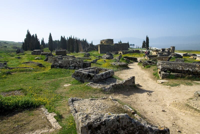 Download Rovine Della Città Antica Di Hierapolis Immagine Stock - Immagine di città, nube: 56882257