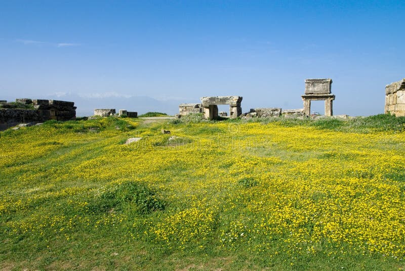 Download Rovine Della Città Antica Di Hierapolis Fotografia Stock - Immagine di rotto, eredità: 56882284