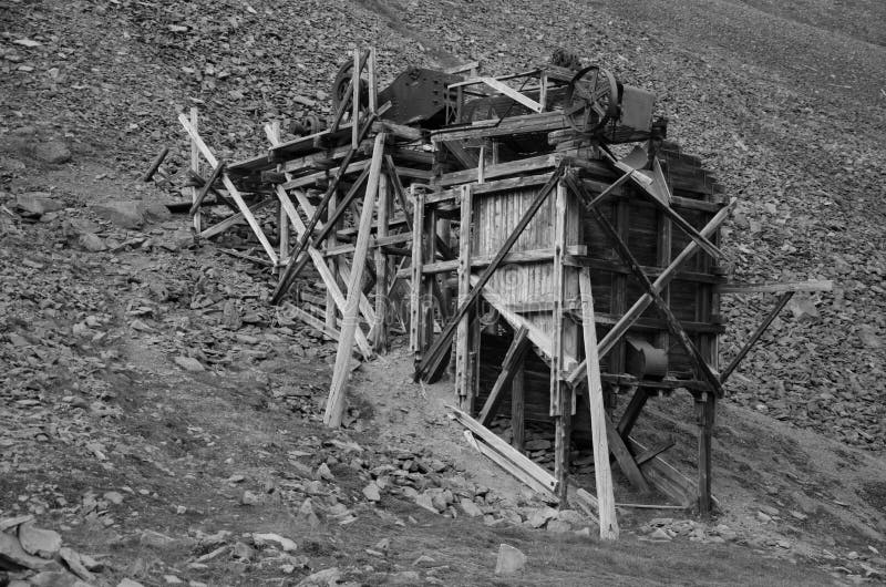 Rovine della miniera di carbone in Longyearbyen immagine stock Rovine della miniera di carbone in Longyearbyen immagine stock