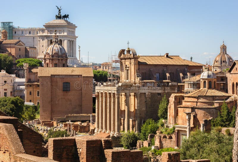 Rovine romane a Roma, tribuna immagine stock Rovine romane a Roma, tribuna immagine stock