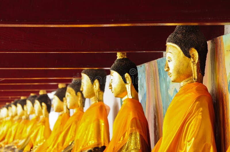 Row of Buddha