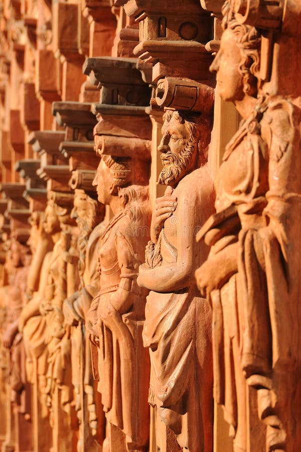 Row of statues no.2