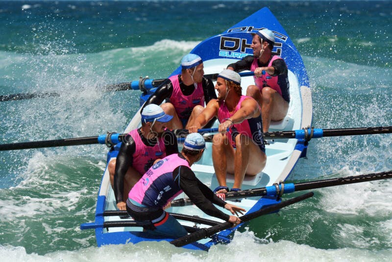 Rowers κυματωγών στο Gold Coast Queensland Αυστραλία στοκ εικόνα με δικαίωμα ελεύθερης χρήσης Rowers κυματωγών στο Gold Coast Queensland Αυστραλία στοκ εικόνα με δικαίωμα ελεύθερης χρήσης