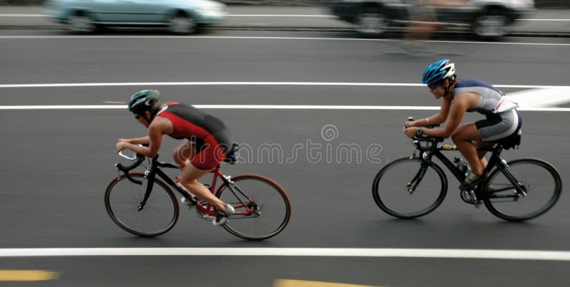 rowerzyści rowerzyści