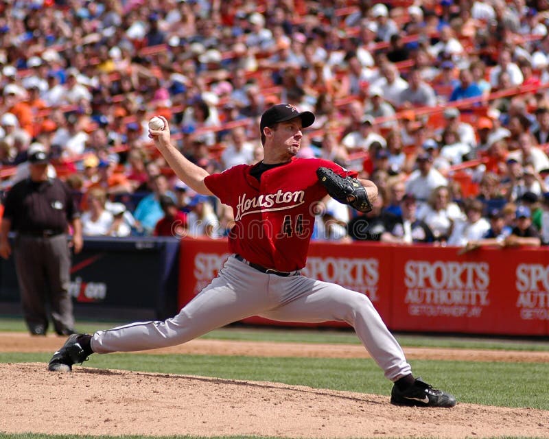 Roy Oswalt Houston Astros editorial image. Image of runner - 49512230