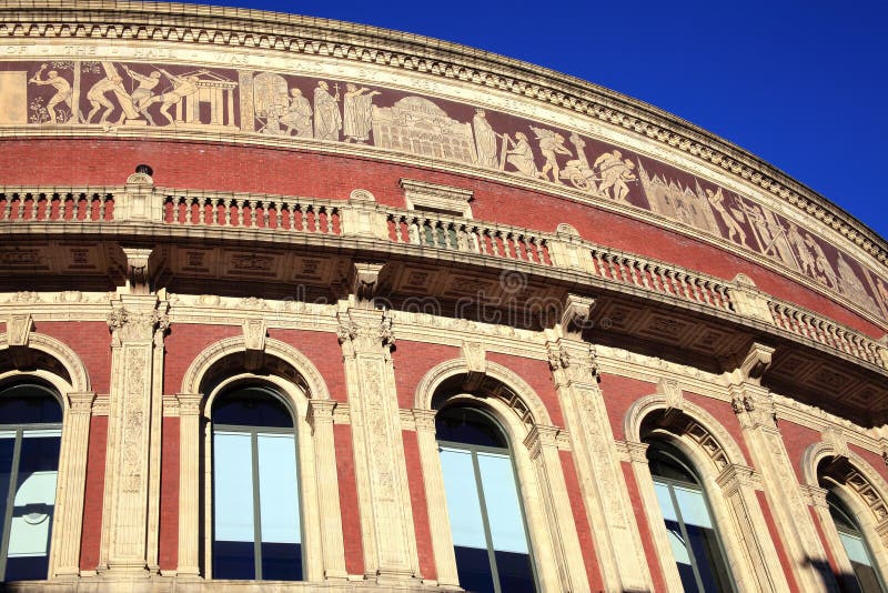 Friso de real sala,, londres, inglaterra, reino unido, construido 18677 1 sobre el muerte de la reina amado esposa.