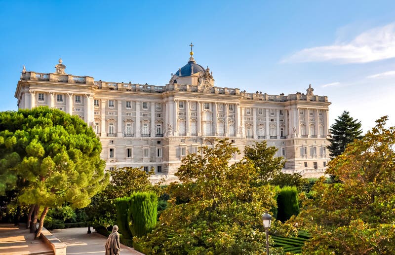 Royal Palace av Madrid, Spanien royaltyfria foton