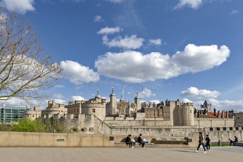 Royal Palace i forteca wierza Londyn popularna atrakcja turystyczna w środkowym Londyn i, Anglia obraz stock Royal Palace i forteca wierza Londyn popularna atrakcja turystyczna w środkowym Londyn i, Anglia obraz stock