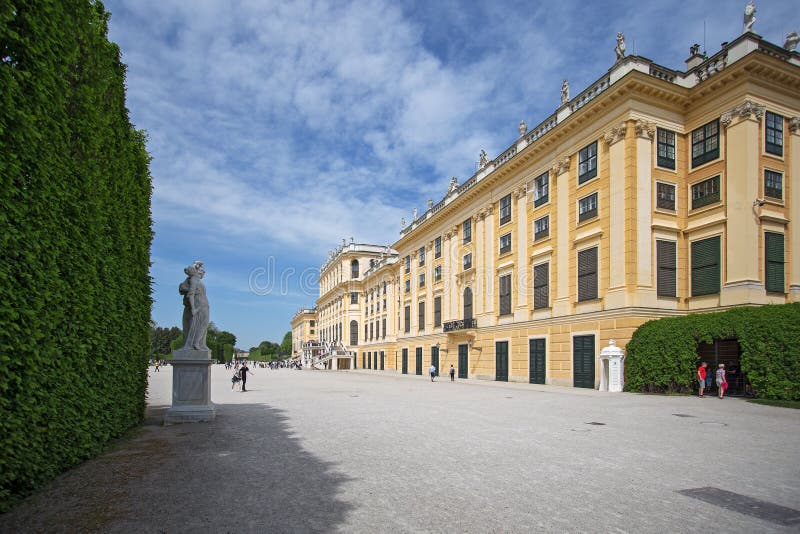 Royal Palace Schoenbrunn i Wien, Österrike royaltyfri bild Royal Palace Schoenbrunn i Wien, Österrike royaltyfri bild