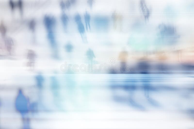 Rozmyj abstrakcyjne osoby w tle ruchu nierozpoznawalne sylwetki ludzi chodzących po ulicy fotografia royalty free