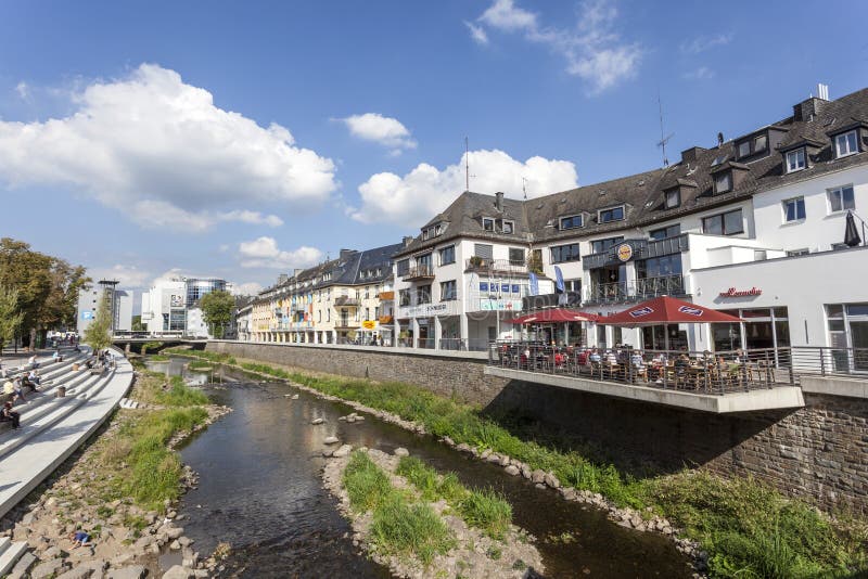 Rriver Sieg En La Ciudad De Siegen, Alemania Foto editorial Imagen de