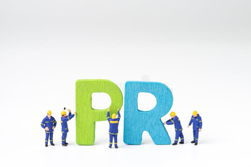 RRPP, concepto de las relaciones públicas, buildi miniatura de la ayuda del personal de la gente